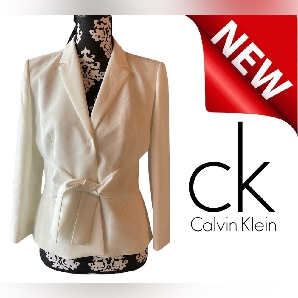 Calvin Klein NWT Women's Blazer – Size 8P